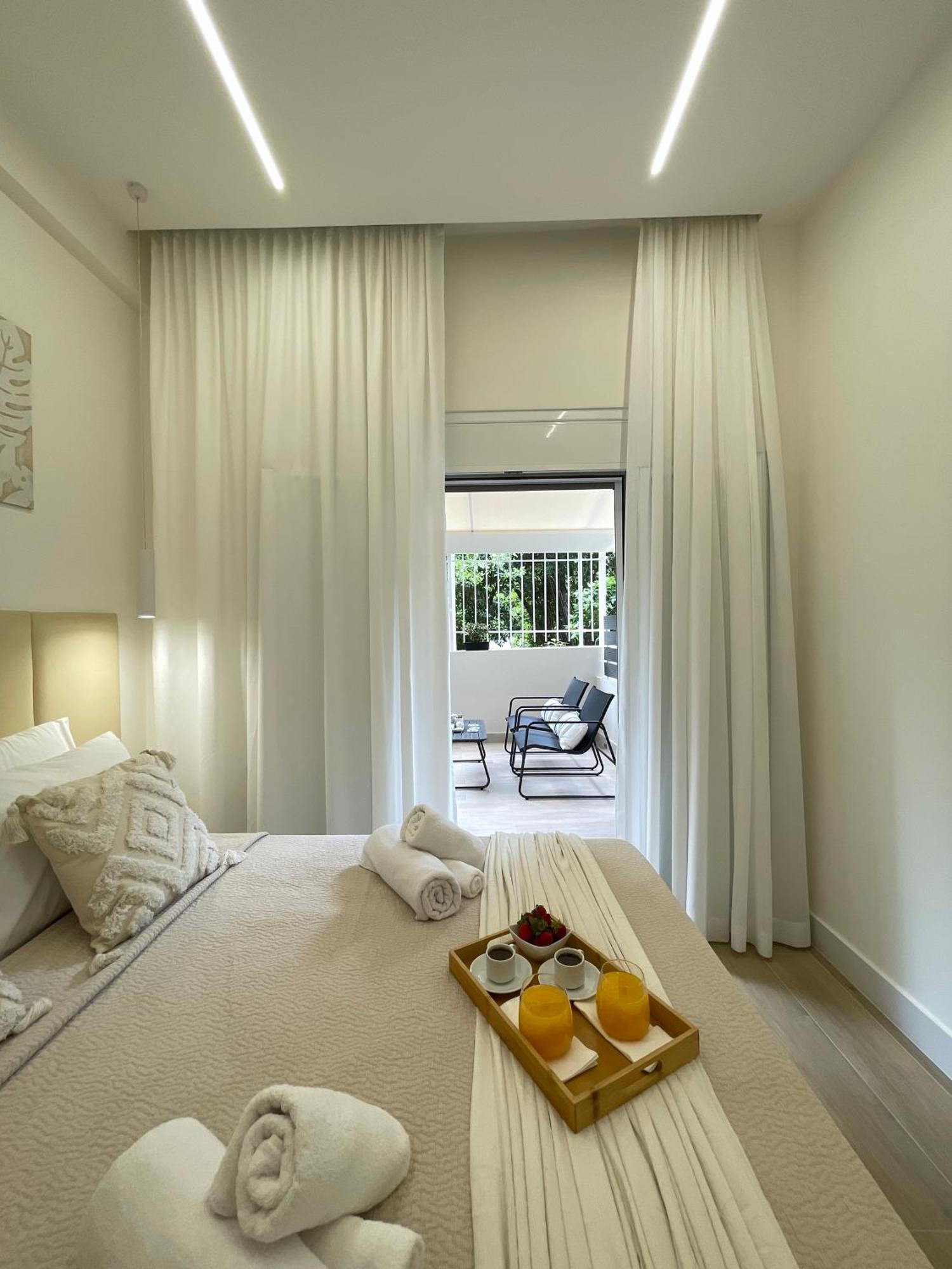 Aurora Apartment , In The Heart Of アテネ エクステリア 写真